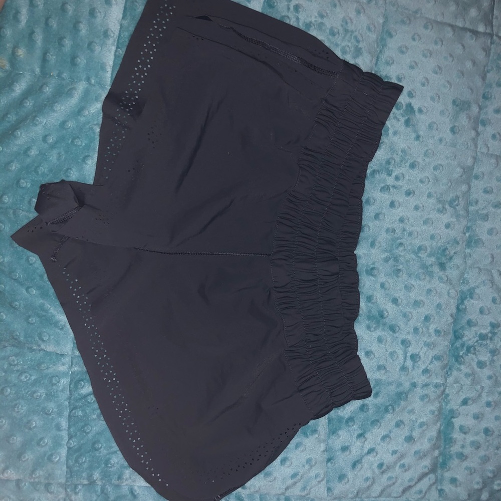 Lululemon Swell Chaser Short 2”